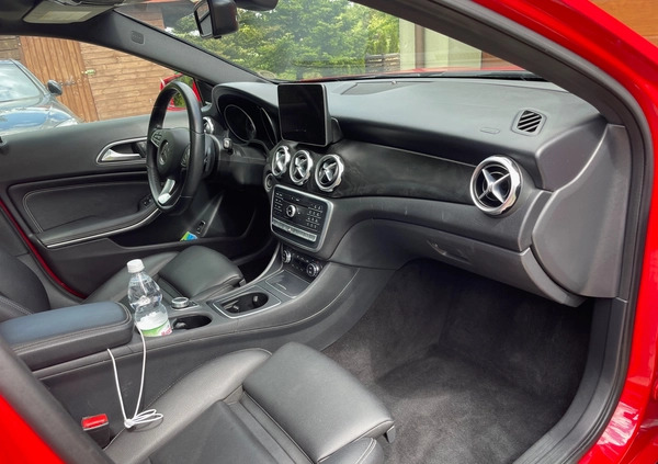 Mercedes-Benz GLA cena 106250 przebieg: 81673, rok produkcji 2019 z Warszawa małe 254